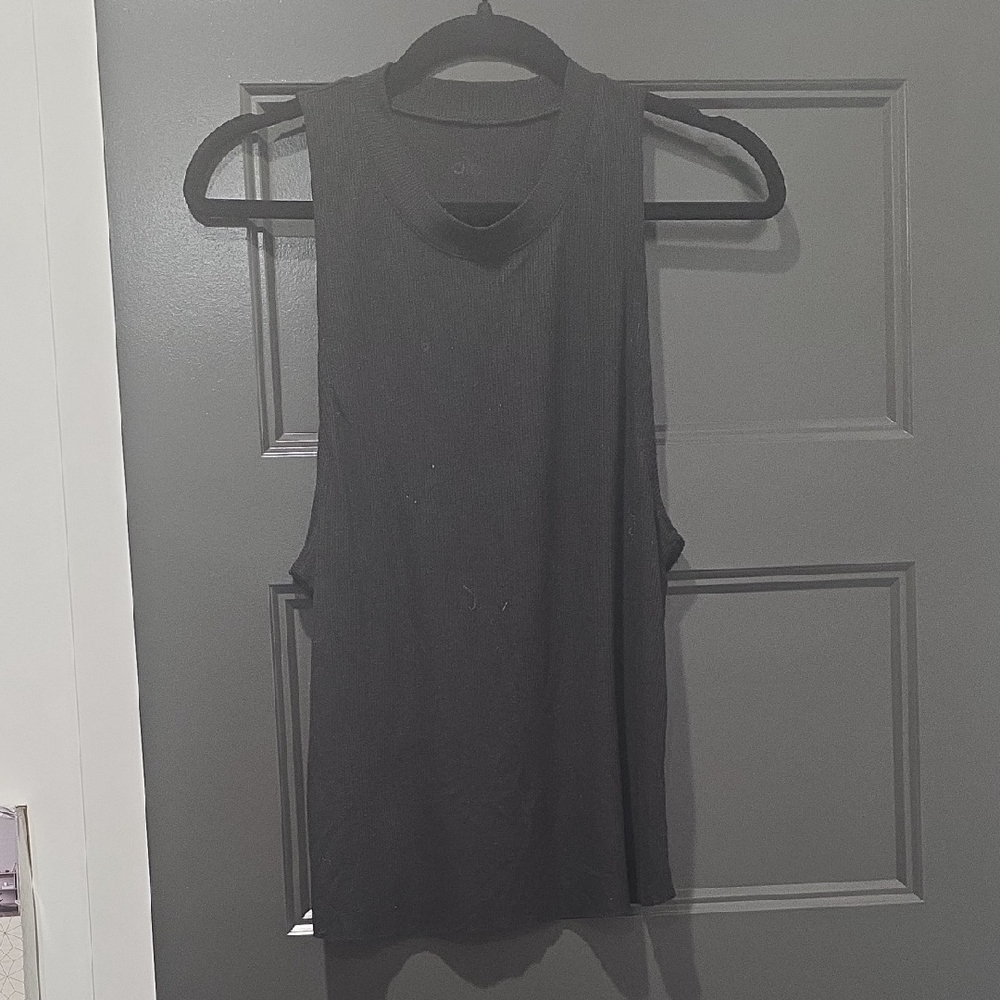 Alo Women's Sleeveless Black Top